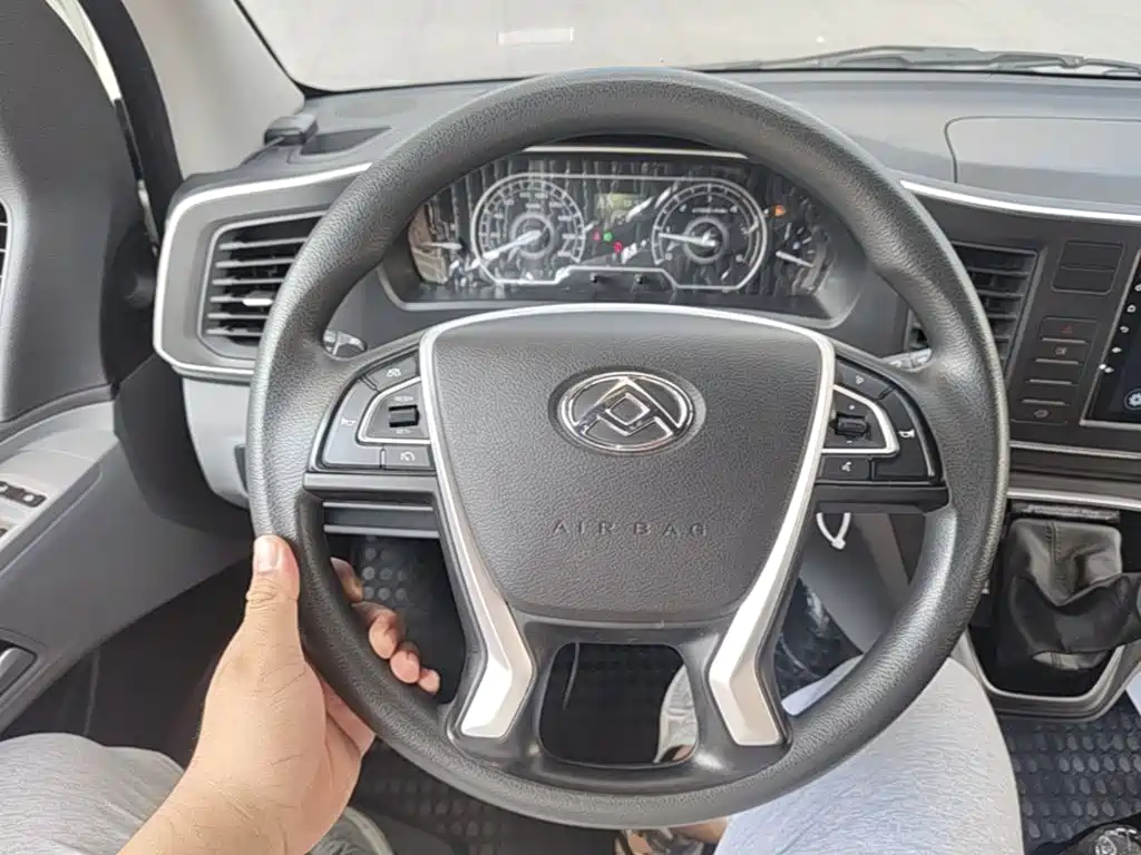 SAIC Maxus Xintu V80 2025 2024 Aoyun Value Edition 6AMT Long Wheelbase Medium Roof 127Ps 6/7/8/9 Seats