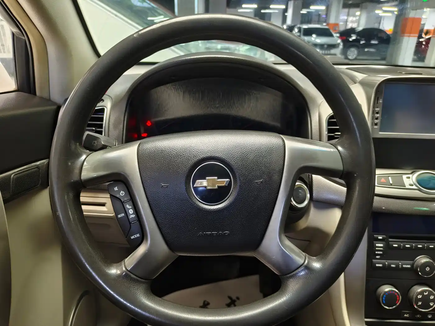 Chevrolet Captiva 2013 2012 Model 2.4L 2WD Urban Edition 5-Seater