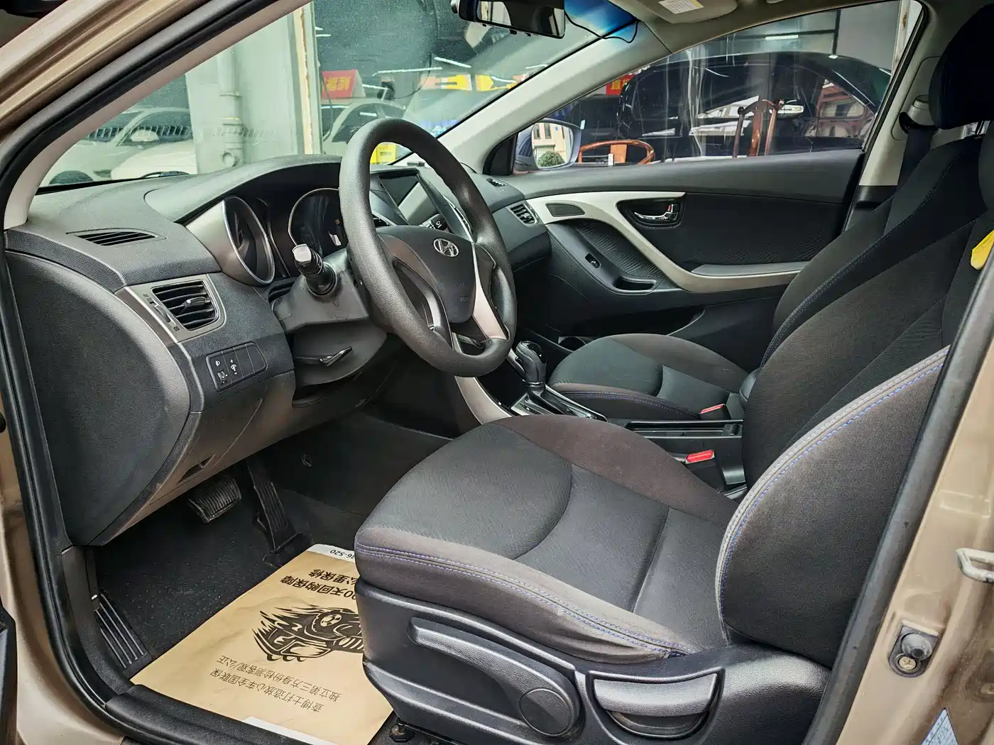 Hyundai Langdong 2013 1.6L Automatic Leading фото 6