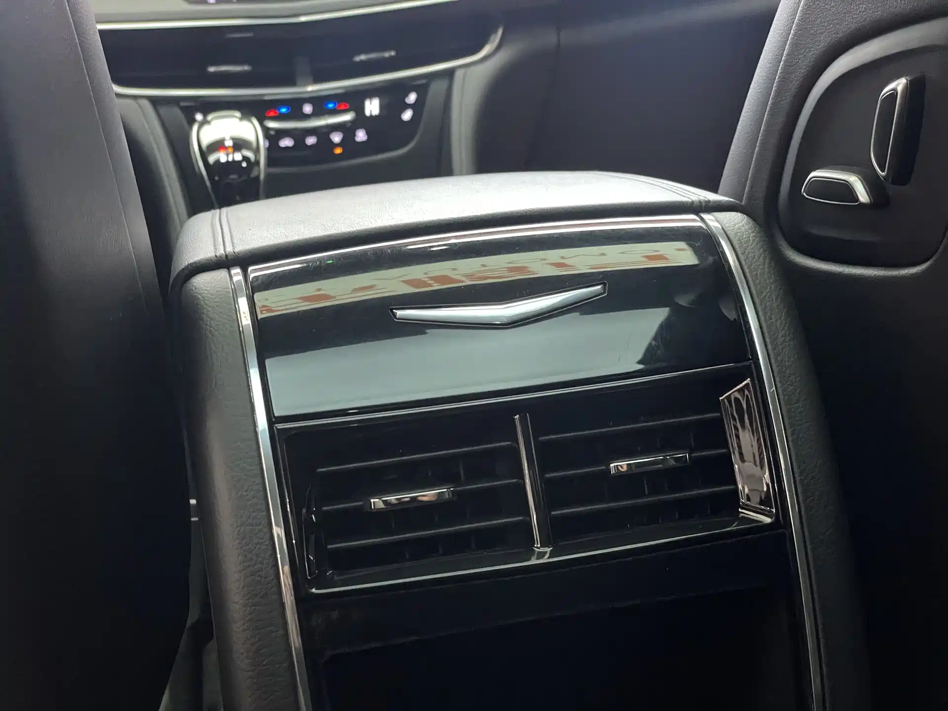 Фото 30 - Cadillac CT6