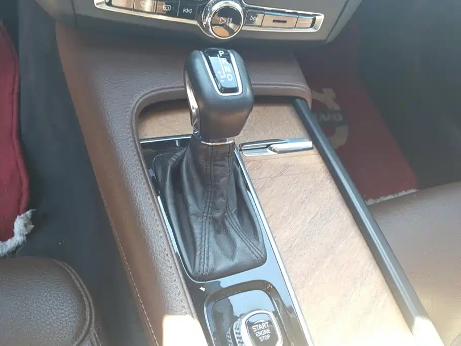 Photo 16 - Volvo S90
