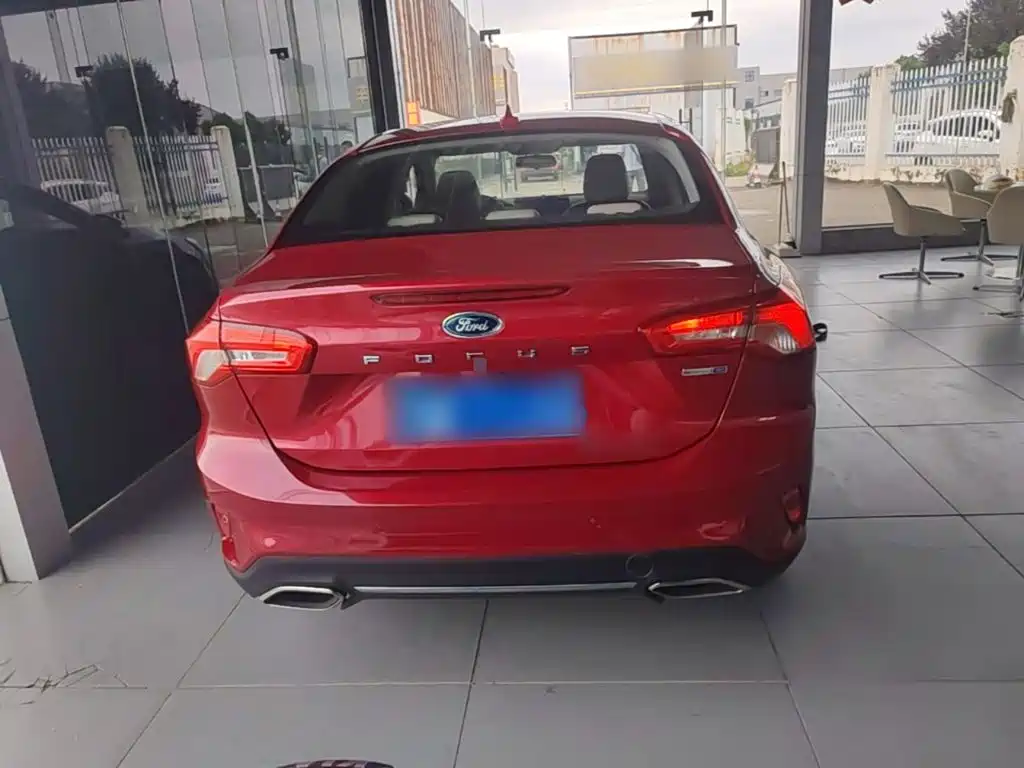 Фото 6 - Ford Focus