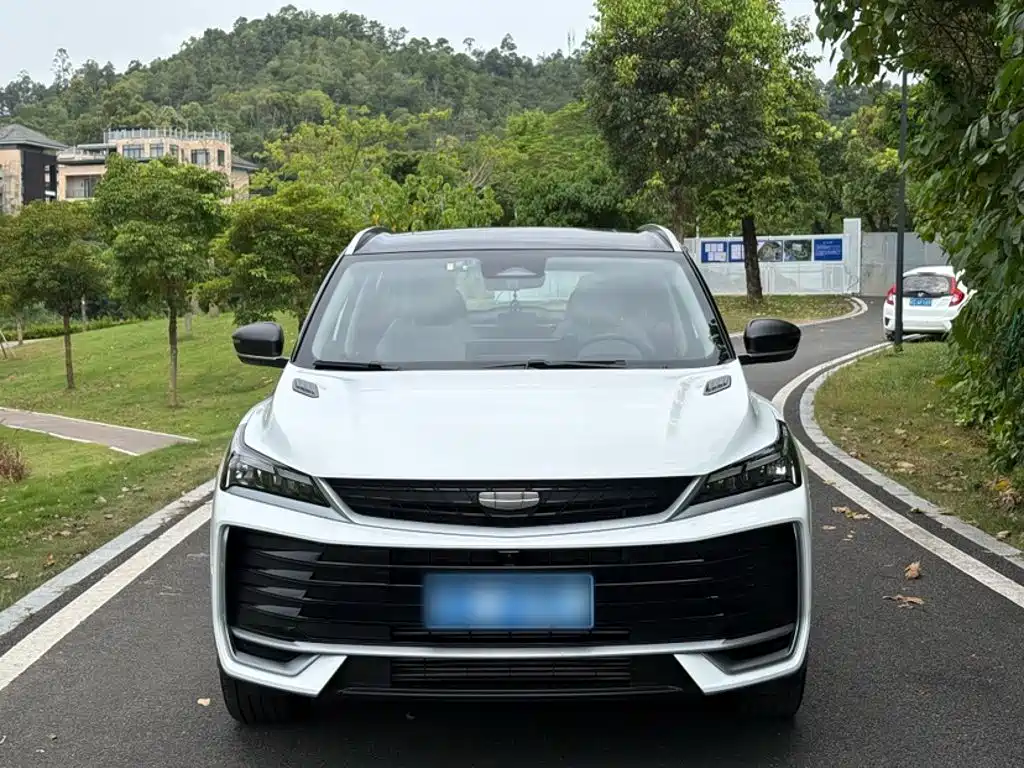 Фото 24 - Geely Coolray