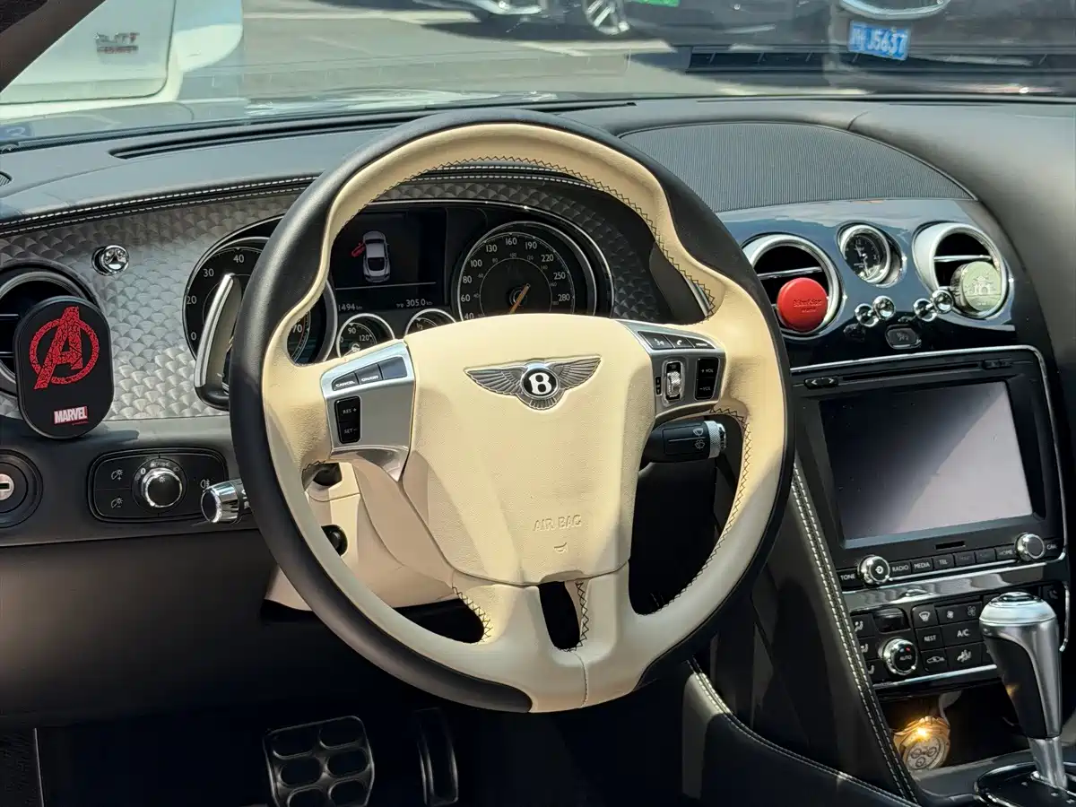 Фото 10 - Bentley Continental