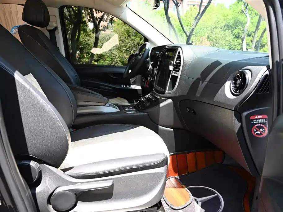 Mercedes-Benz Vito 2021 2.0T Elite 7-Seater фото 7