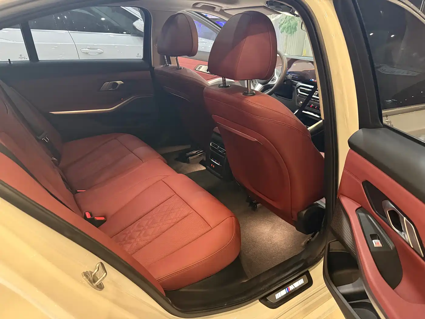 BMW 3 Series 2023 320Li M Sport Package фото 14