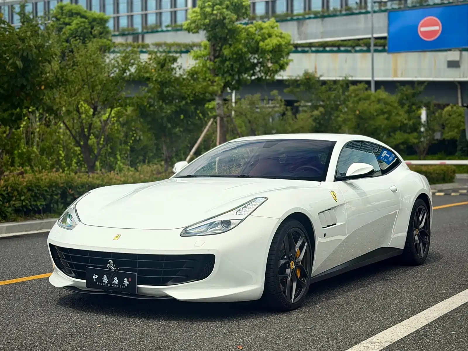 Photo 1 - Ferrari GTC4Lusso
