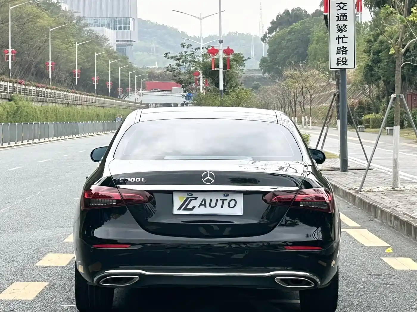 Mercedes-Benz E-Class 2022 E 300 L Fashion фото 5