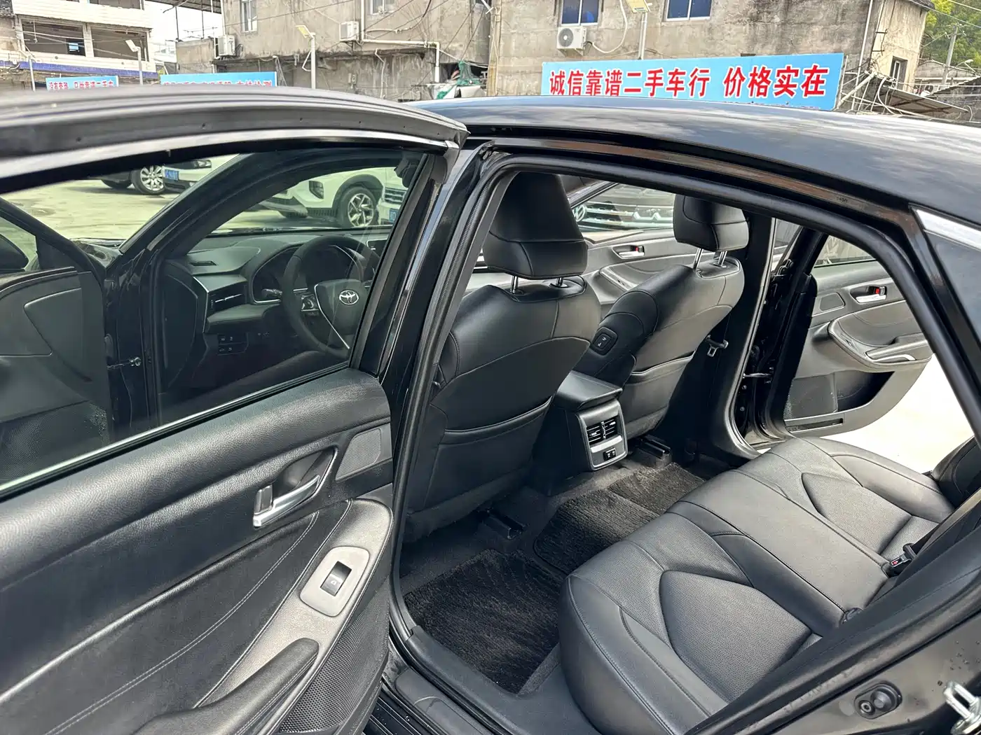 Toyota Avalon 2021 2.5L Luxury Edition фото 8