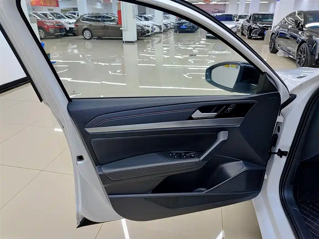 Volkswagen Lavida 2024 Model 300TSI DSG Starlight Leading Edition фото 6