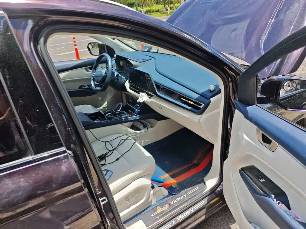 Wuling Motors Wuling Victory 2022 2023 2.0L DHT Luxury Edition