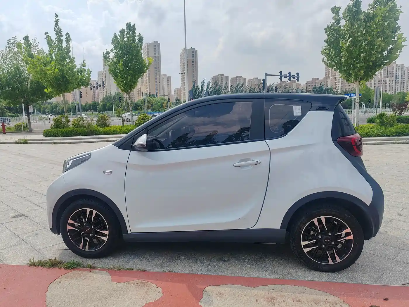 QQ New Energy Little Ant 2023 2022 Facelift Sweet Edition Full Sugar LFP 30.7kWh 30kW 301km