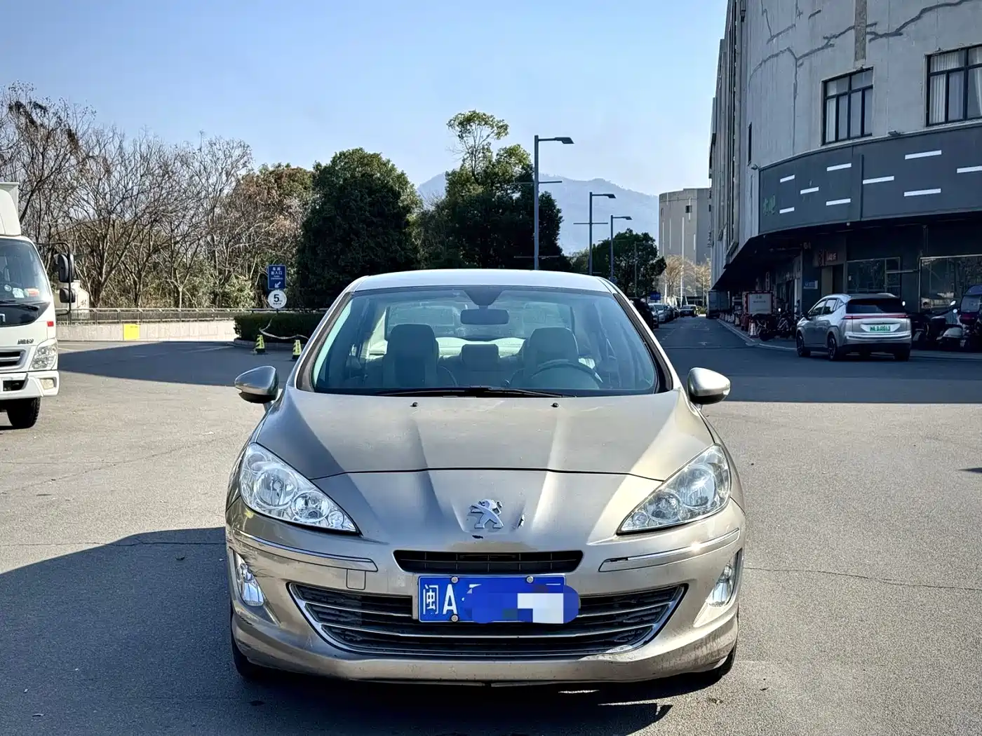 Peugeot 408 2013 2.0L Automatic Comfort Edition фото 2