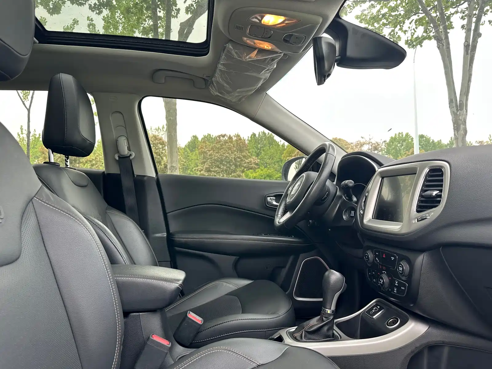 Фото 15 - Jeep Compass