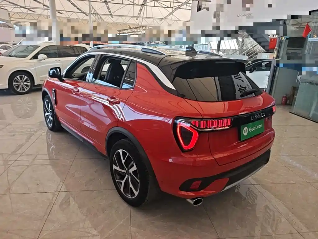 Photo 5 - Lynk & Co 01