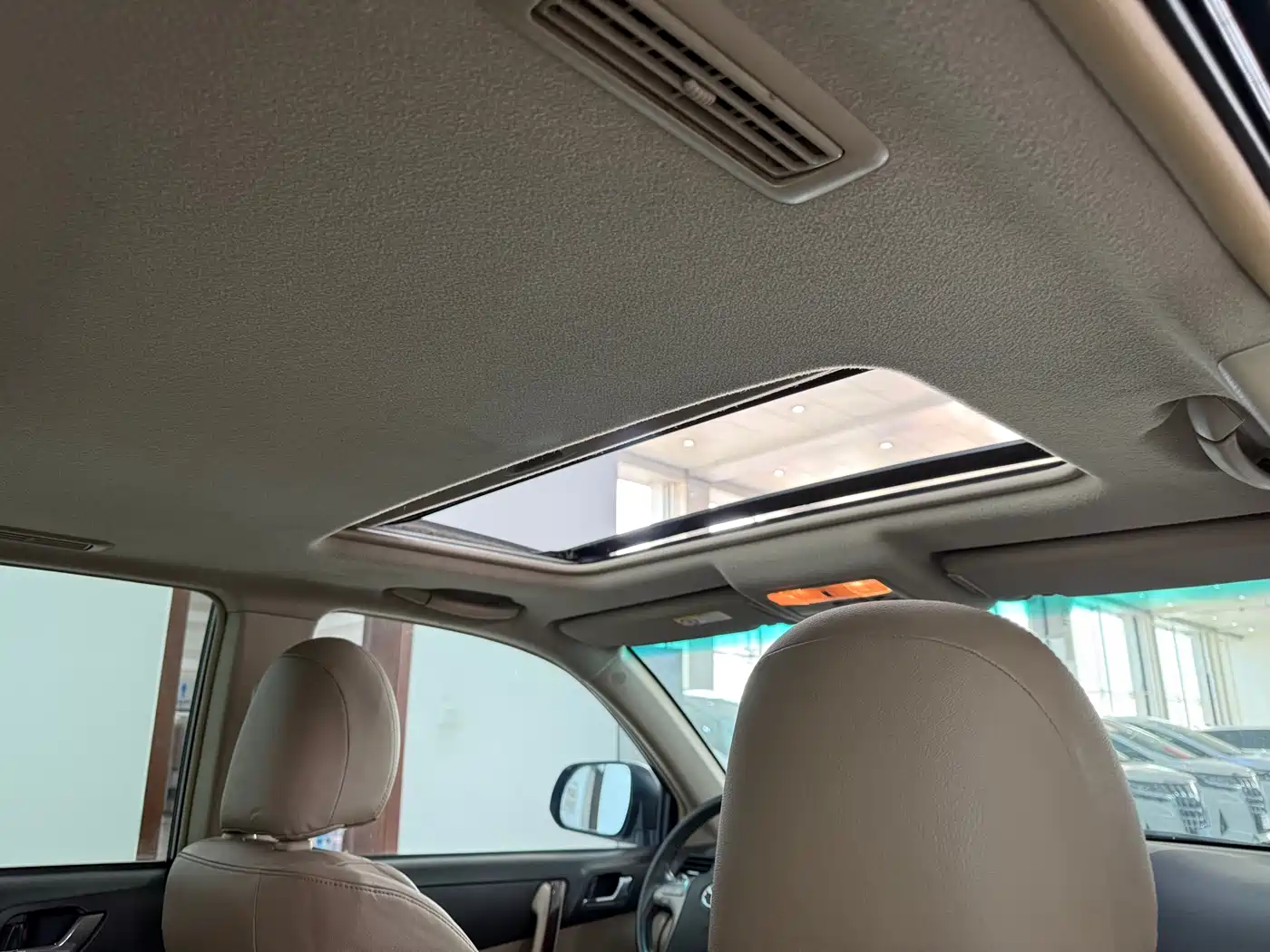 Toyota Highlander 2011 2.7L 2WD 7-seat Luxury фото 13