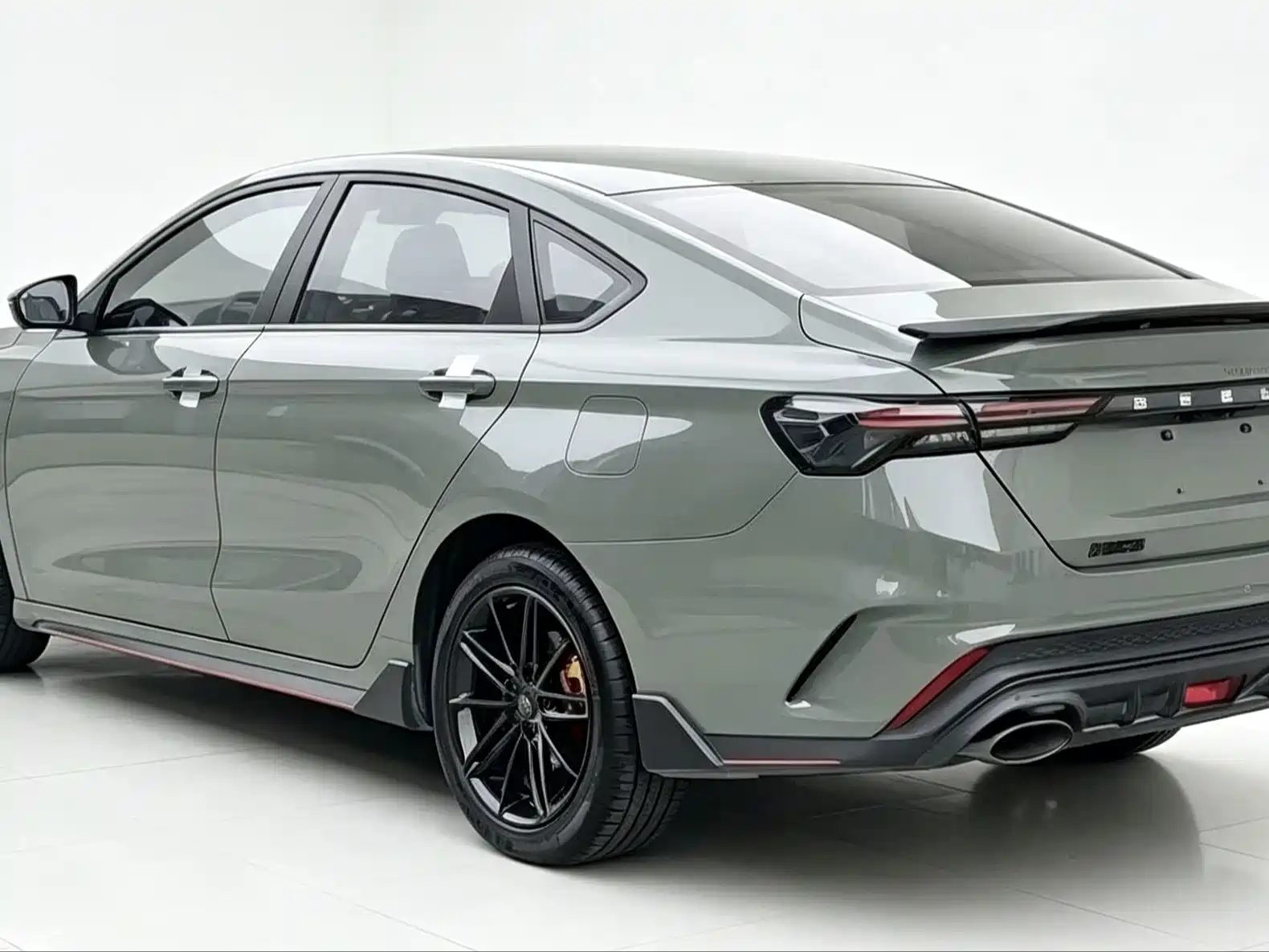 Фото 9 - Geely Binrui