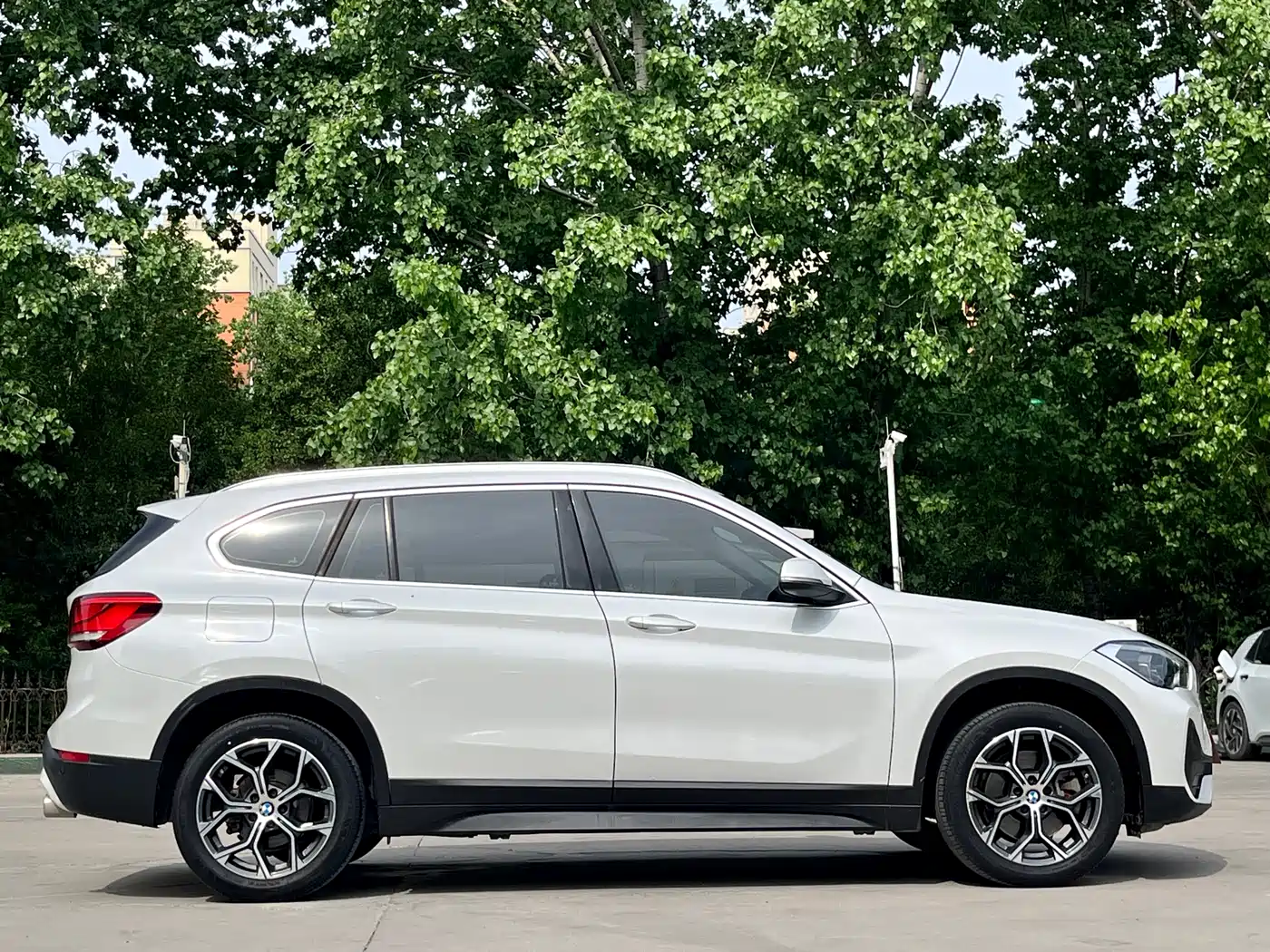 BMW X1 2020 sDrive25Li Leading Model фото 4