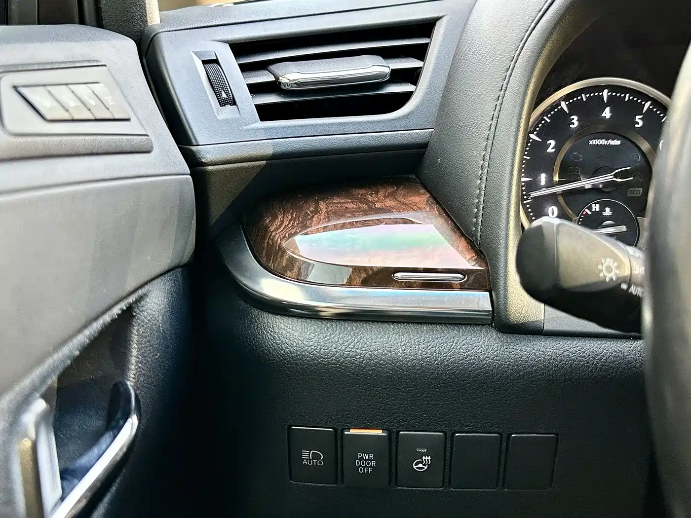 Toyota Alphard 2018 Facelift 3.5L Premium Edition фото 25