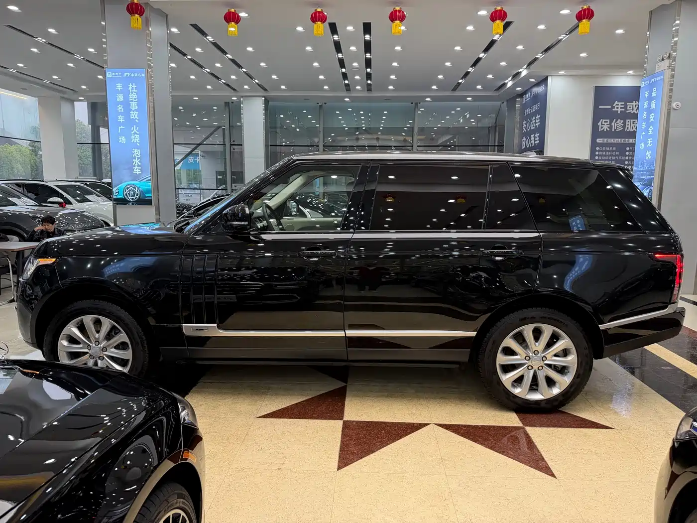 Land Rover Range Rover 2017 3.0 SC V6 Vogue LWB (Long Wheelbase) фото 25