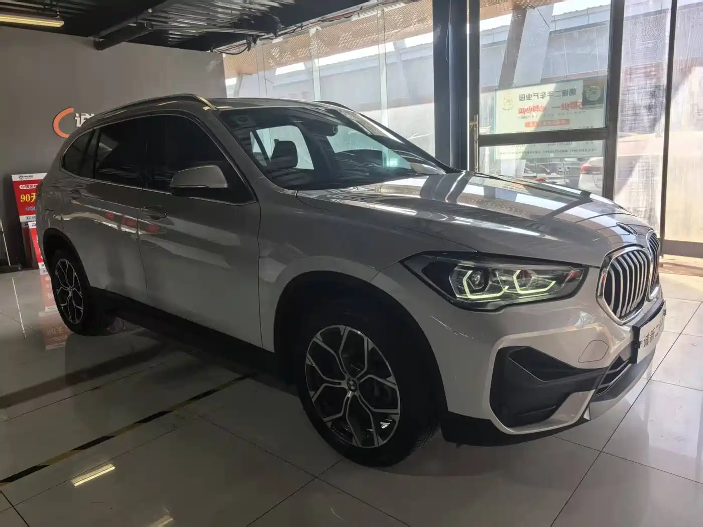 BMW X1 2021 sDrive25Li Leading фото 2
