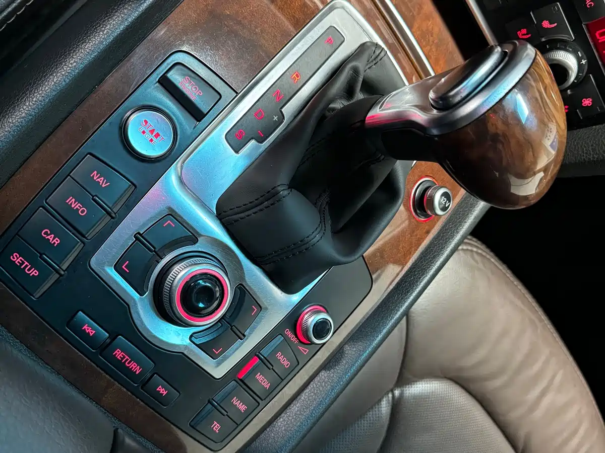 Фото 8 - Audi Q7