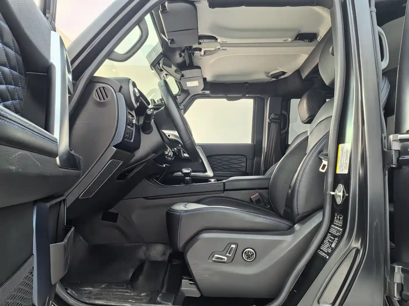 BAIC ORV Beijing Offroad BJ40 2023 2.0T Auto 4WD Urban Hunter Knight Edition фото 4