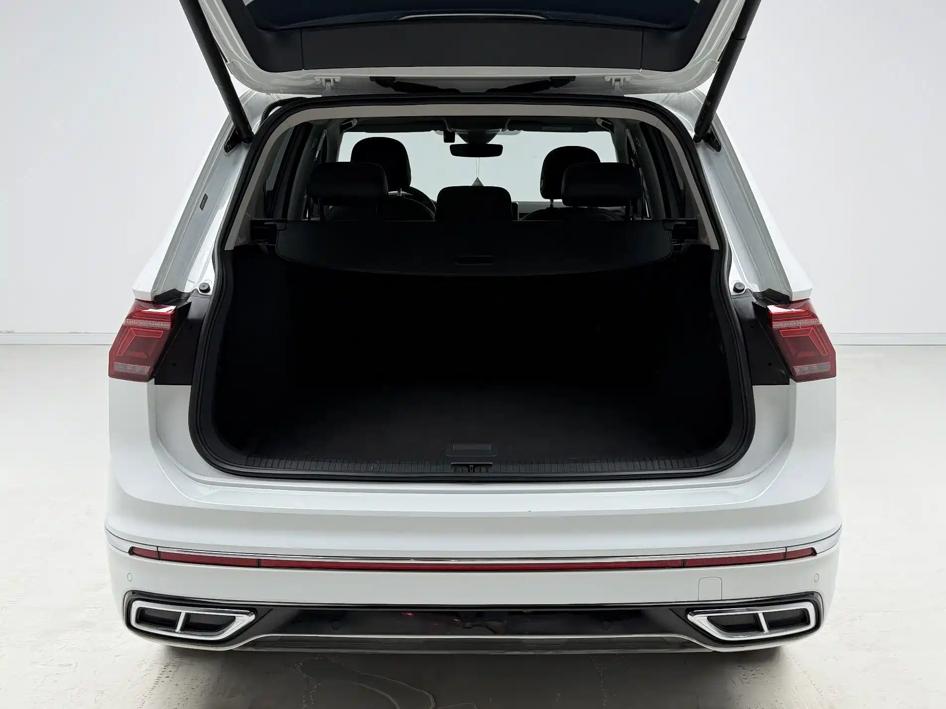 Фото 18 - Volkswagen Tiguan L PHEV