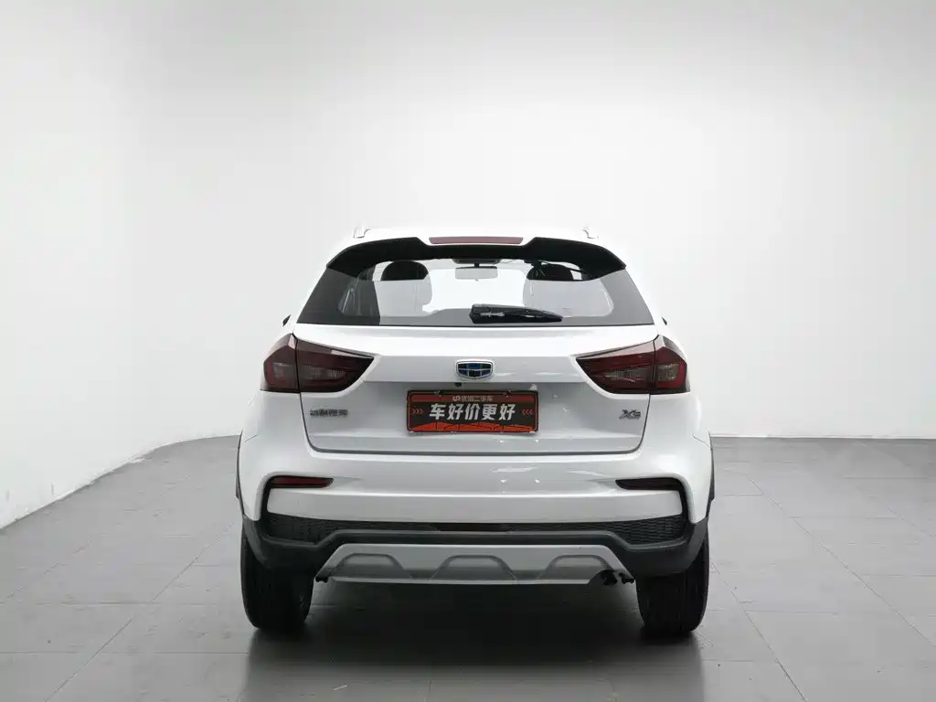 Фото 4 - Geely Vision X3