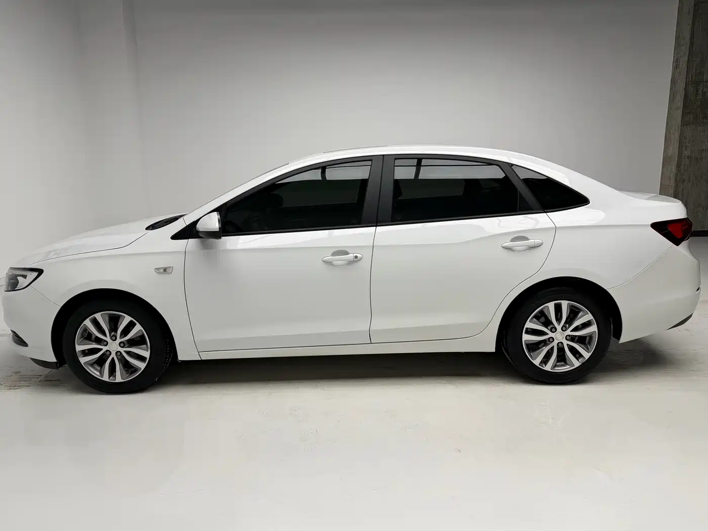 Buick Excelle 2021 1.3T Auto Mild Hybrid Elite фото 7