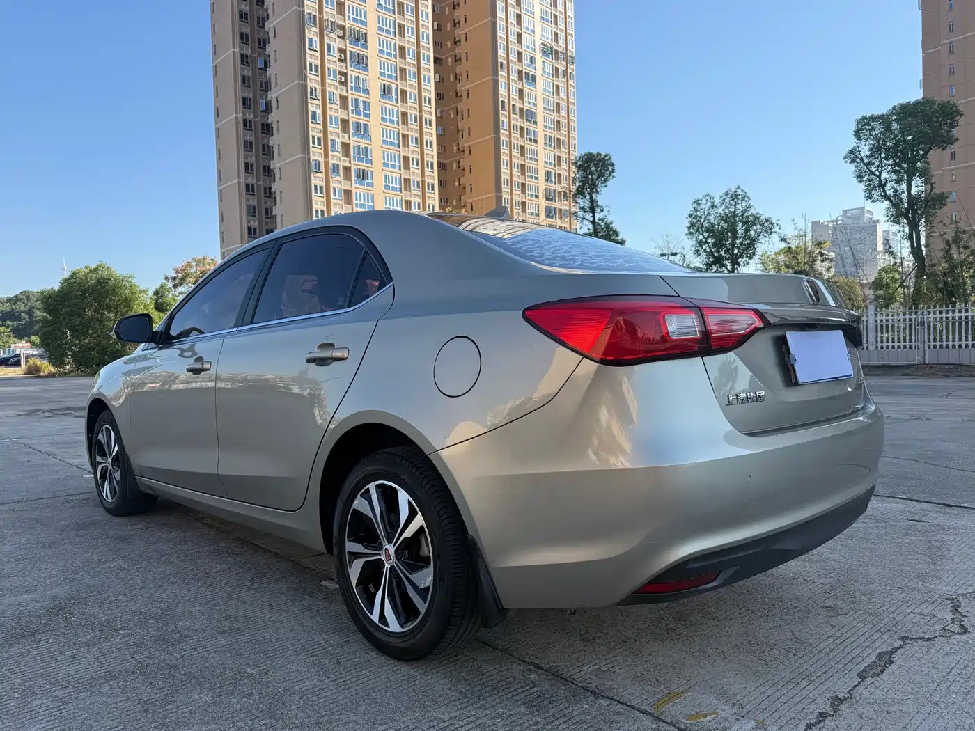 Roewe 360 2017 2017 1.5L Auto Luxury Edition