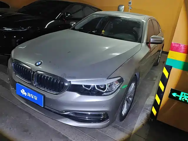 BMW 5 SERIES