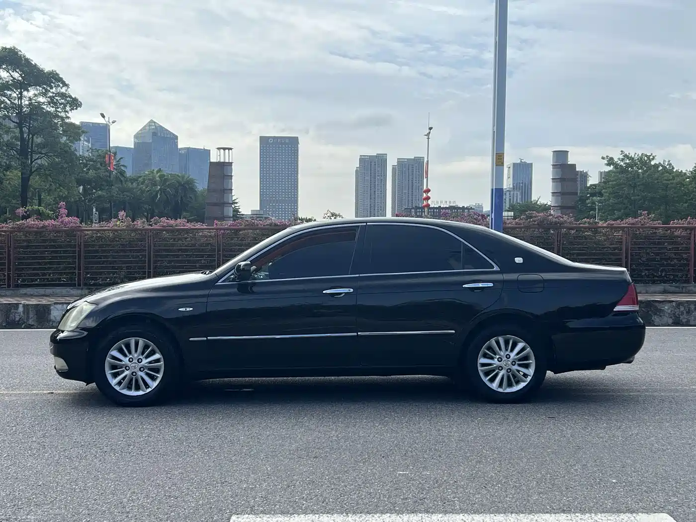 Toyota Crown 2008 2.5L 5th Anniversary Edition фото 18
