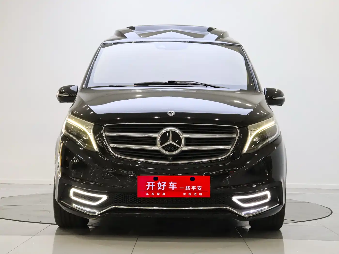 Mercedes-Benz V-Class 2018 V 260 L Premium Long Wheelbase Edition China VI фото 2