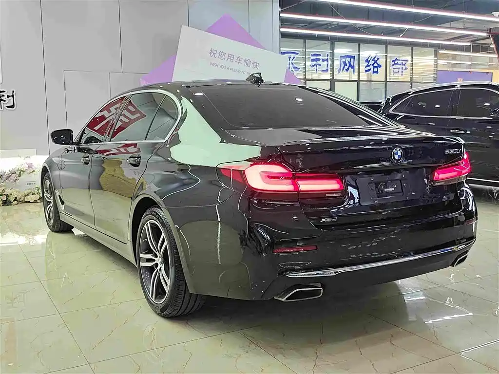 BMW 5-SERIES
