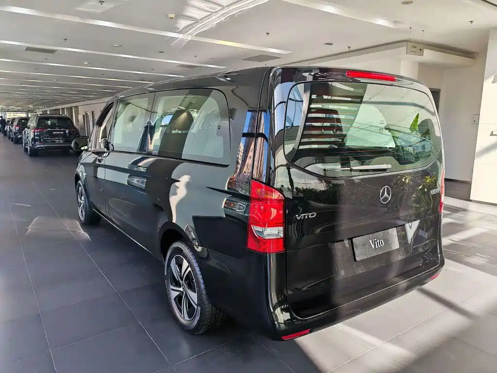 Mercedes-Benz Vito 2024 2.0T Elite Edition 7-Seater фото 3