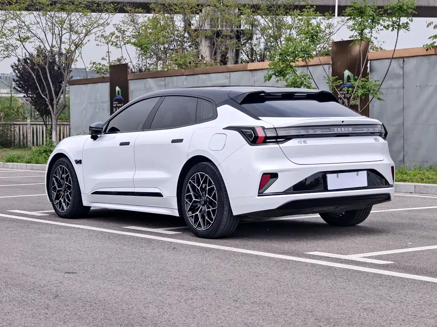 ZEEKR EXTREME KRYPTON 001