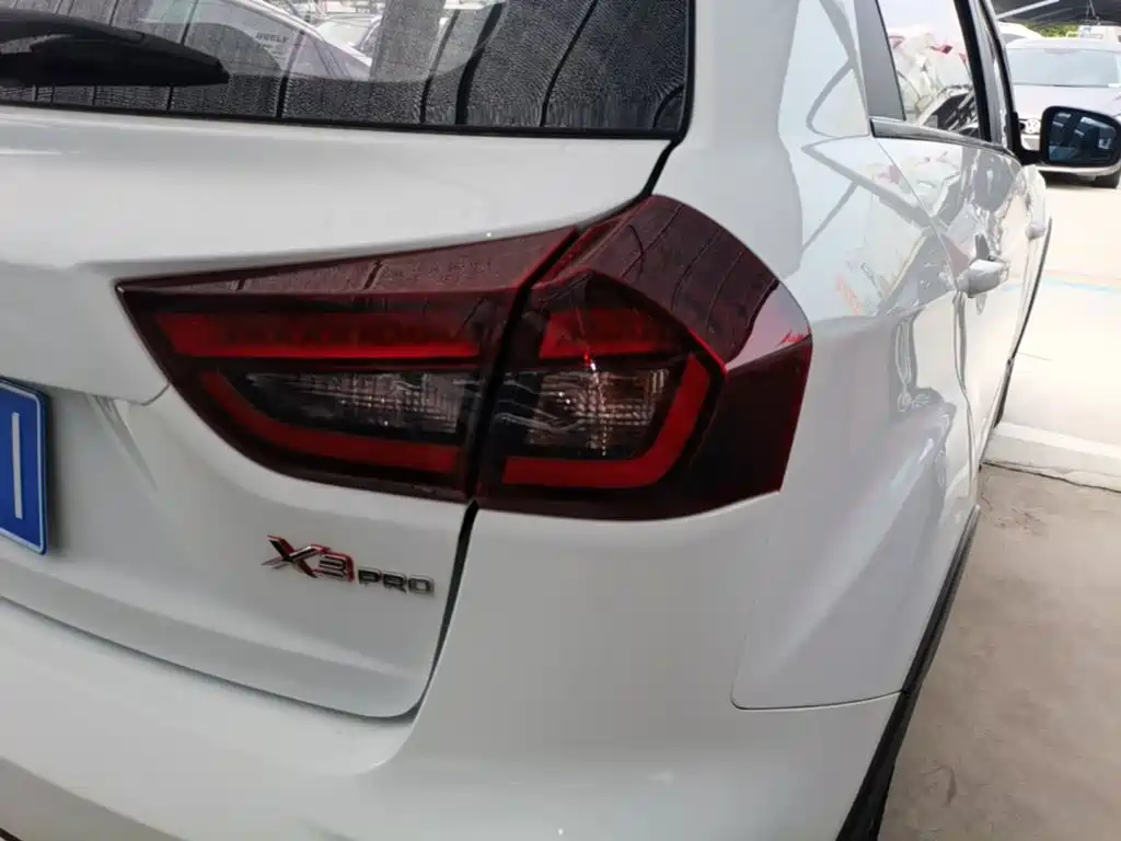 Geely Vision X3 2022 2021 PRO 1.5L CVT Premium