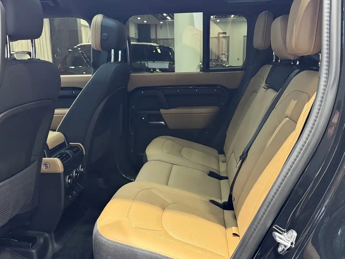 Land Rover Defender 2026 2025 110 3.0T P400 -Dynamic HSE