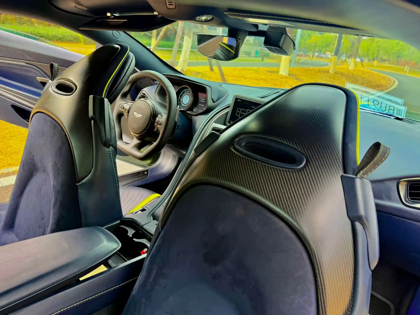 Aston Martin DB11 2019 AMR Glory Limited Edition фото 14