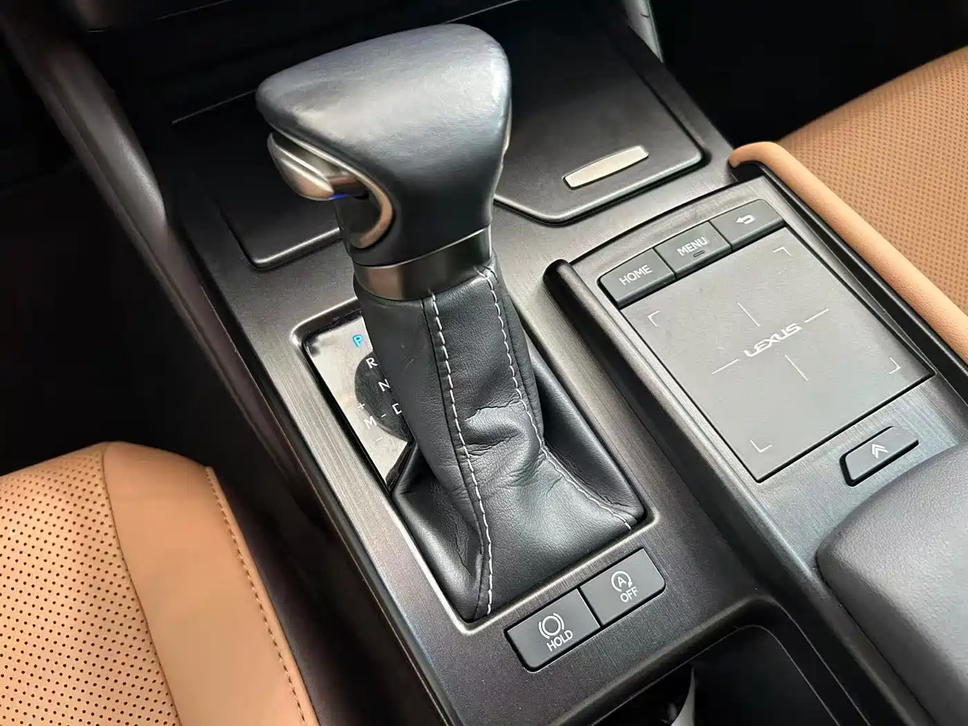 Фото 22 - Lexus ES