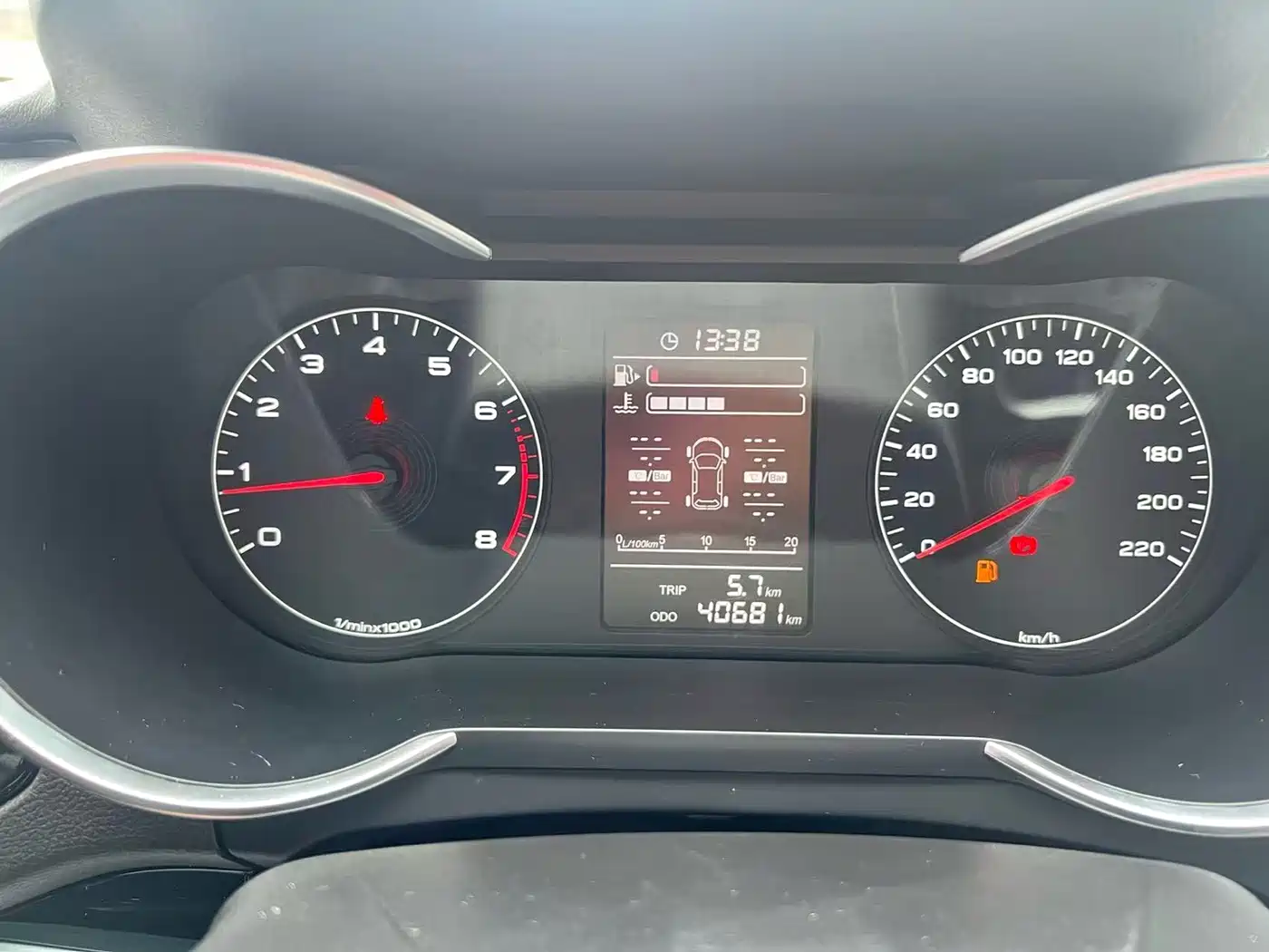 Jetour X70M 2022 2022 1.5T Manual Avant-garde Partner 7-seater