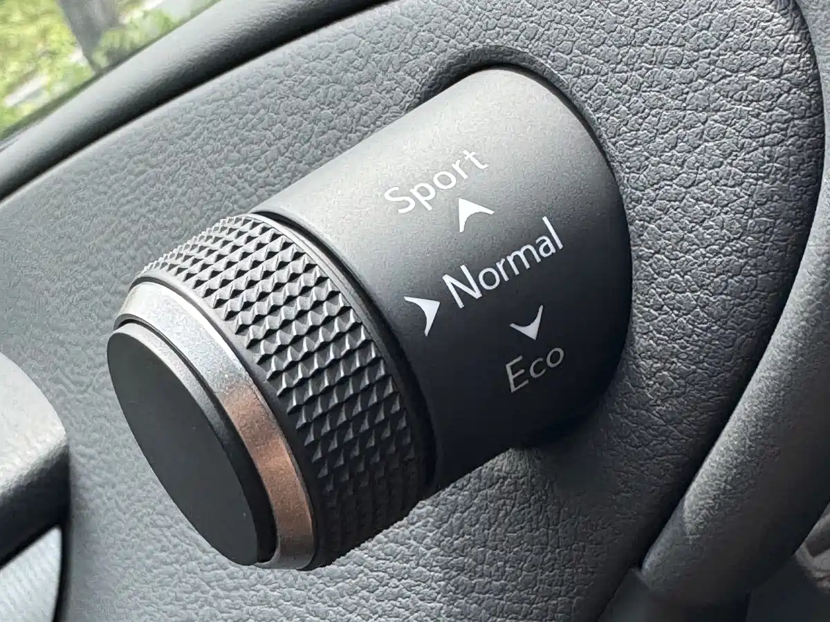 Lexus ES 2025 2025 300h Ultimate Edition