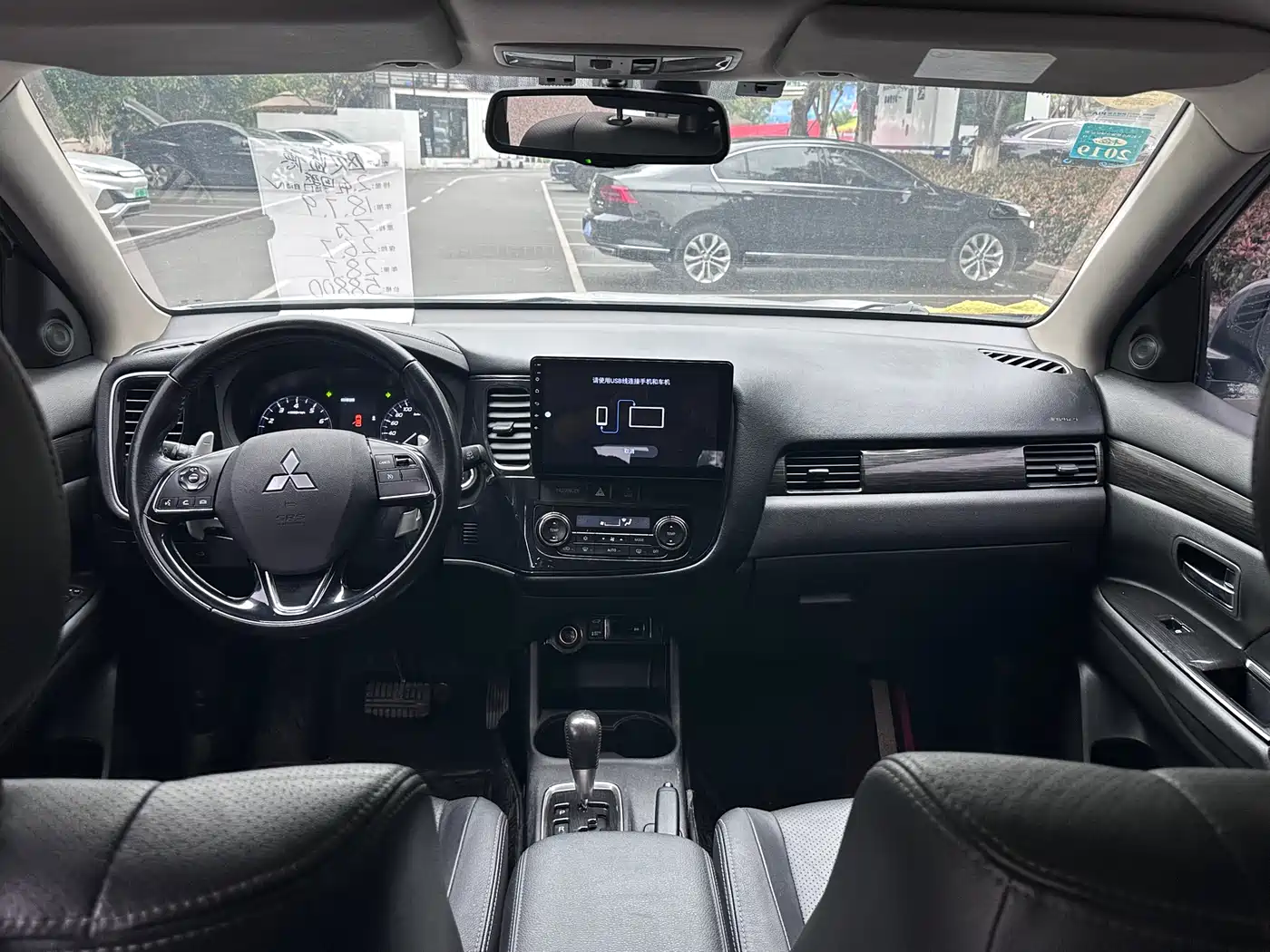 Mitsubishi Outlander 2018 2.4L 4WD Luxury Edition 7-seater фото 8