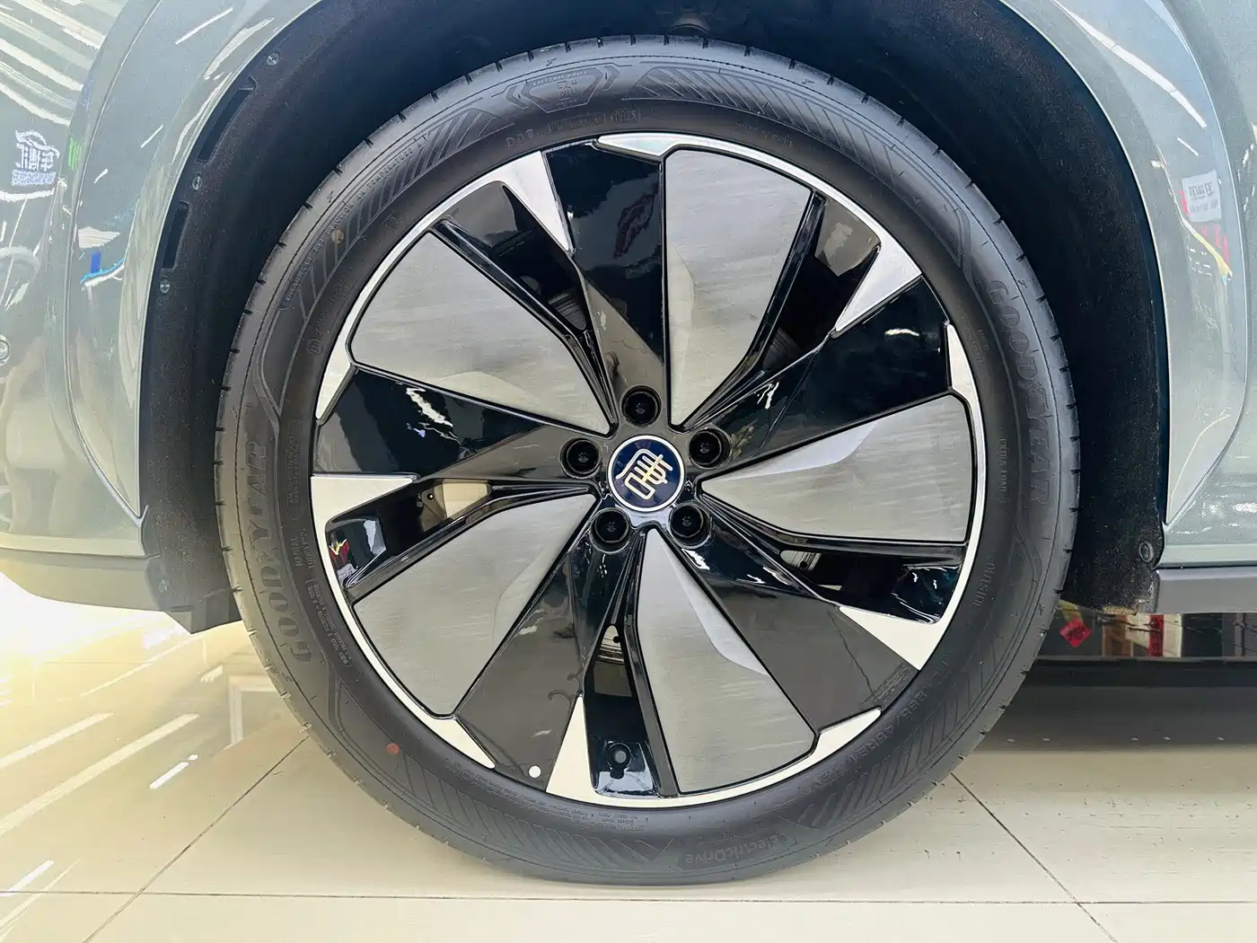 BYD Tang L 2025 2025 DM 175KM Drone Player Edition