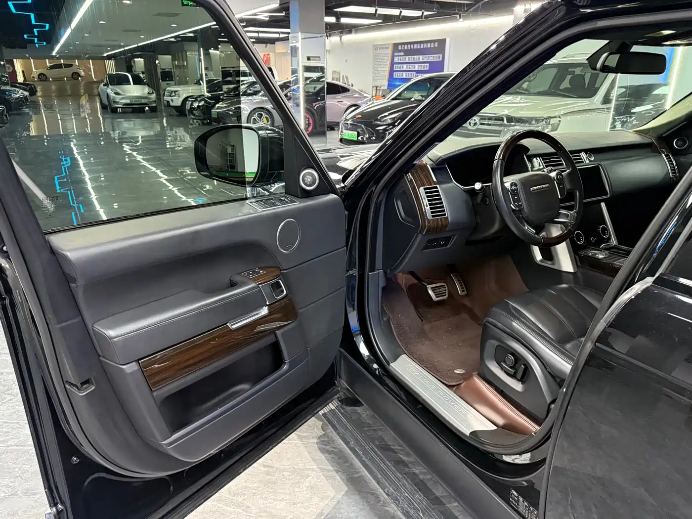 LAND ROVER RANGE ROVER