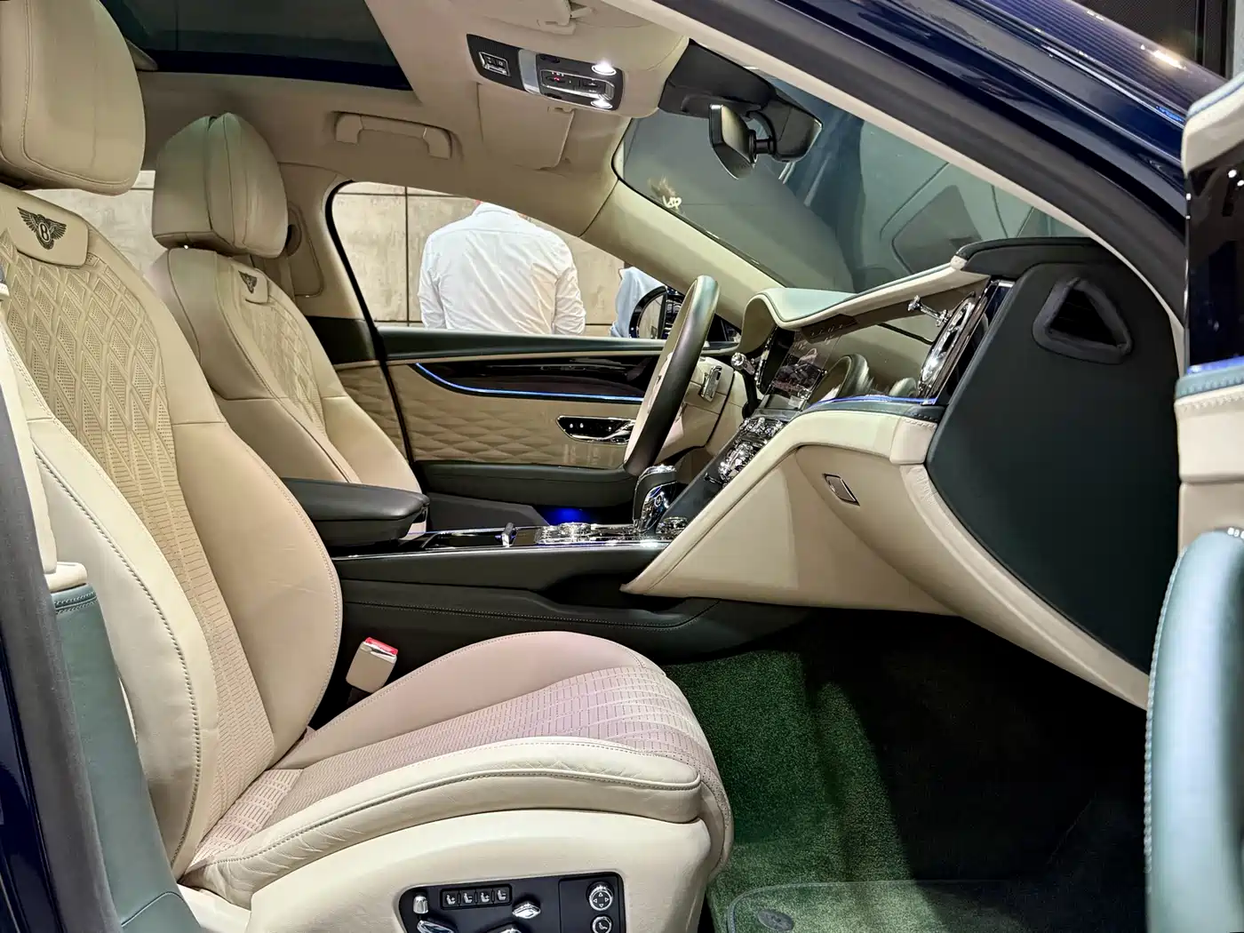 Bentley Flying Spur 2024 2021 4.0T V8 Standard Version