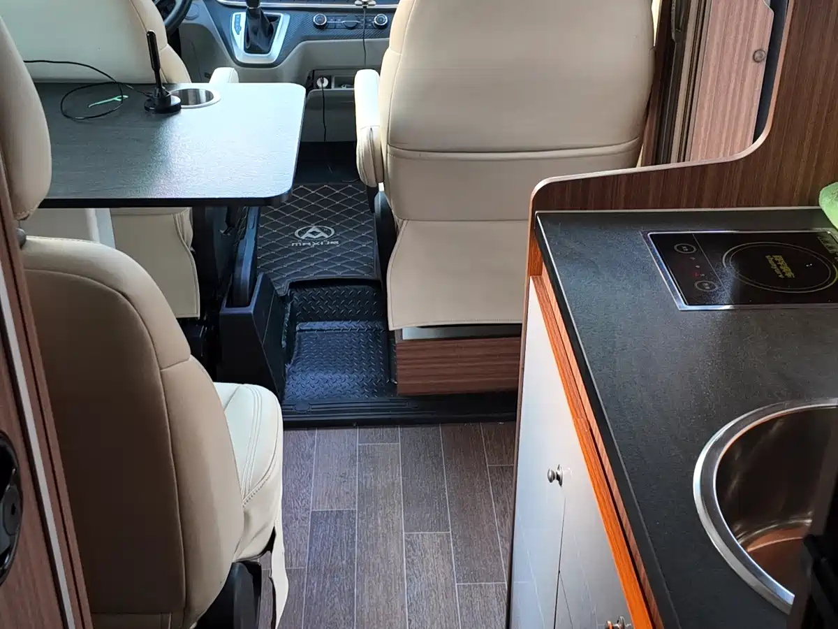 SAIC Maxus MAXUS V90 RV 2021 2.0T Travel Home V90 Self-Contained Class B RV Luxury Transverse Bed фото 5