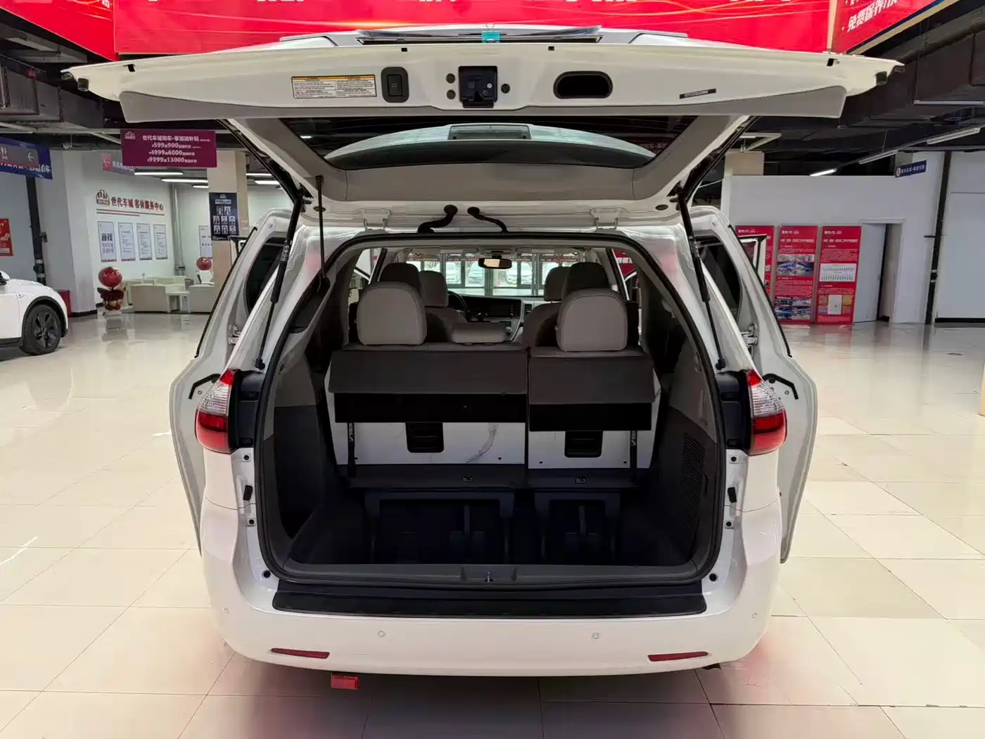 Toyota Sienna 2015 3.5L 2WD LE фото 17