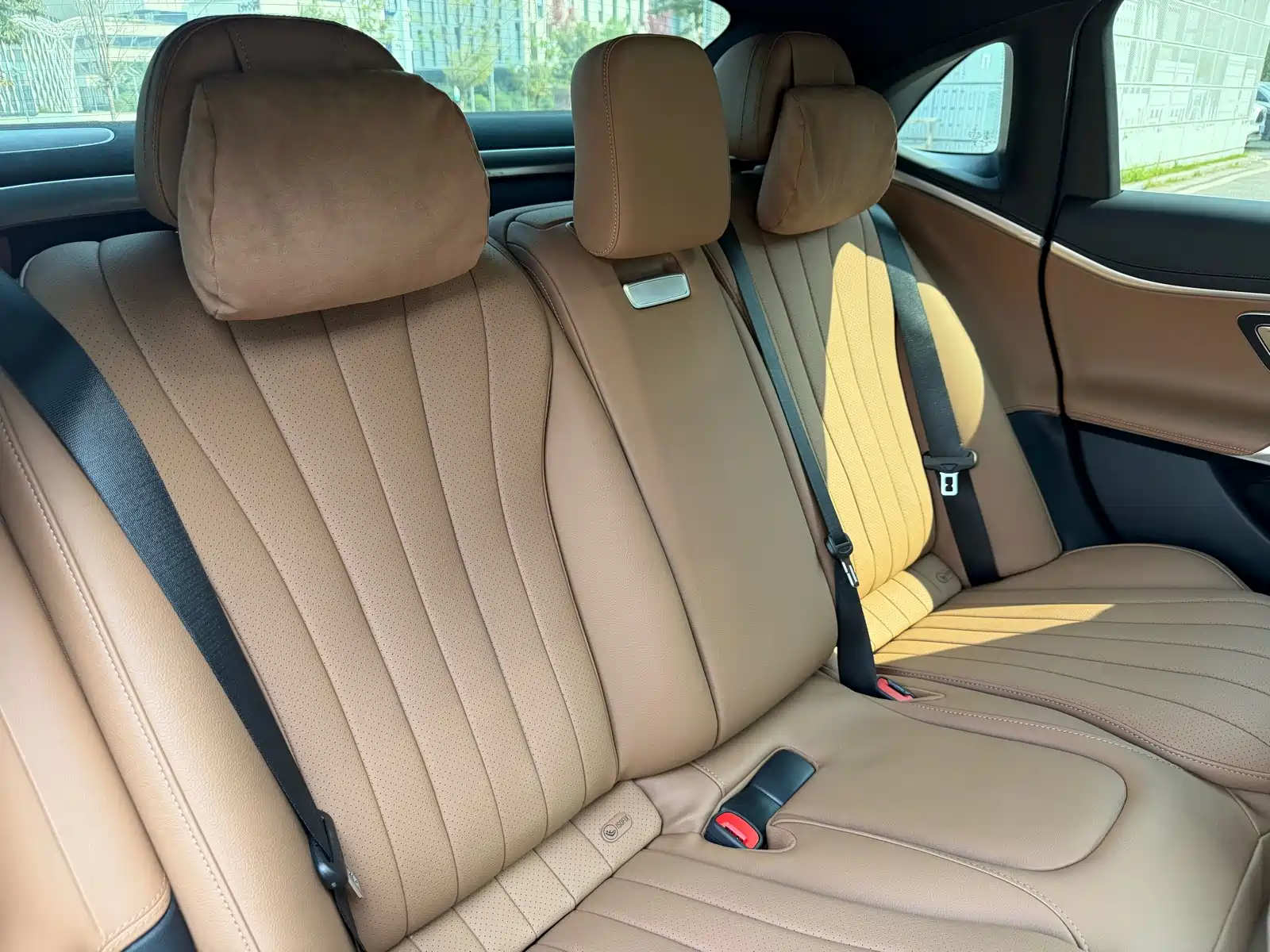 Фото 22 - Mercedes-Benz E-Class